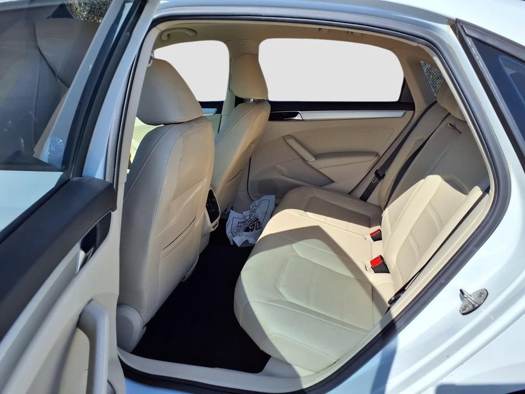 Used 2019 Volkswagen Passat 2.0T Wolfsburg w/ Wheels & Sunroof Package FWD image 35