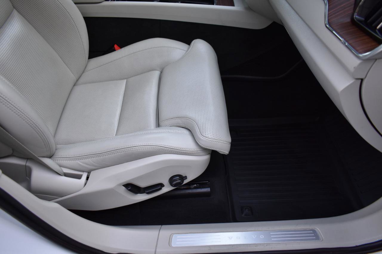 Used 2019 Volvo XC60 T8 Inscription w/ Advanced Package image 30