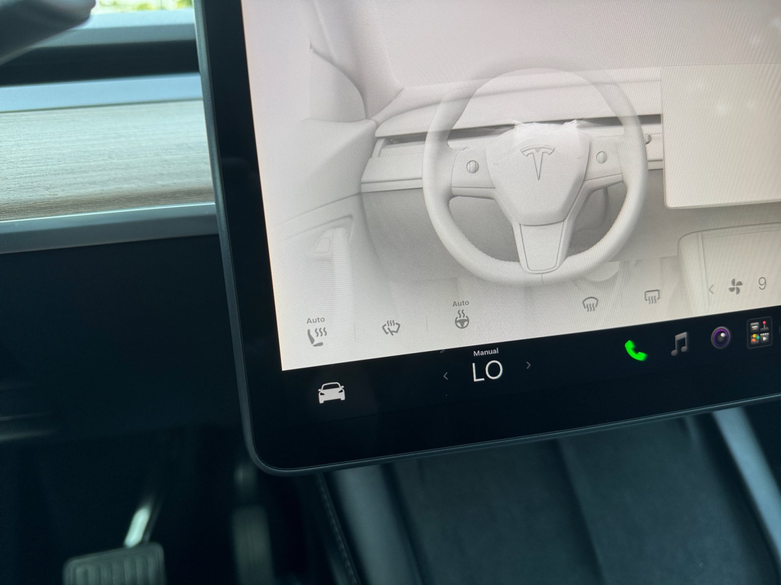 Used 2024 Tesla Model Y 2WD image 21