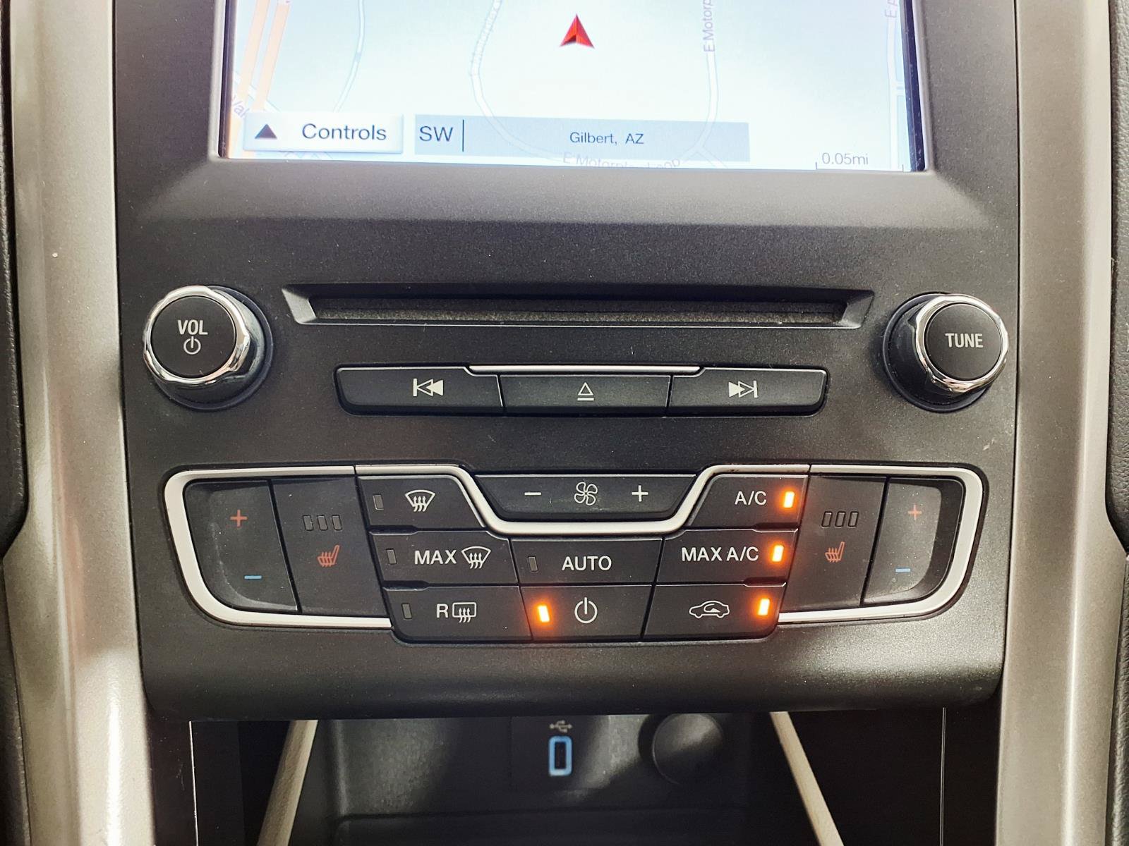 Used 2017 Ford Fusion Energi SE FWD image 19