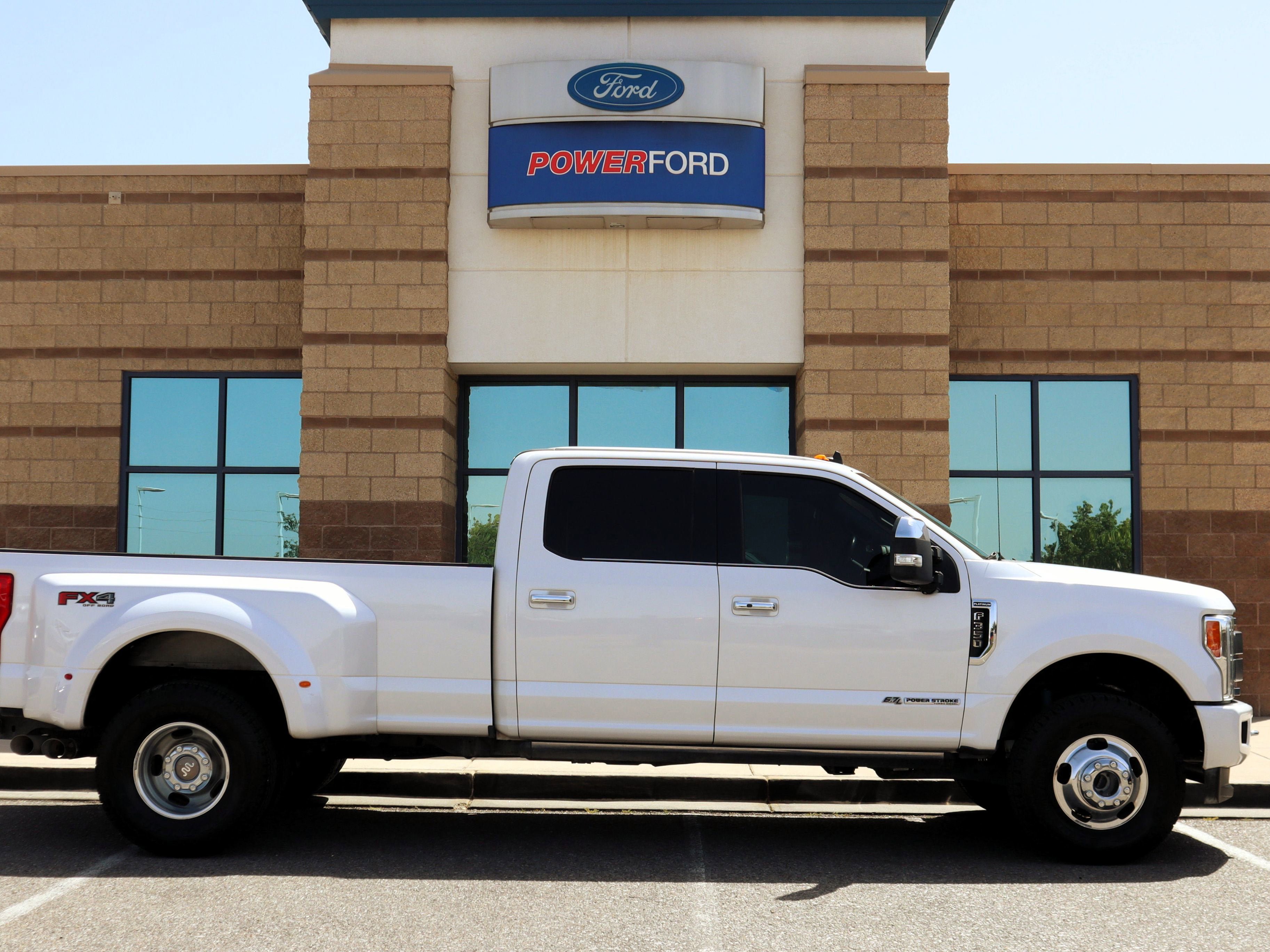Used 2019 Ford F350 Platinum w/ Platinum Ultimate Package AWD/4WD image 5