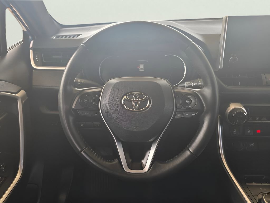 Used 2023 Toyota RAV4 SE w/ Convenience Package AWD/4WD image 4