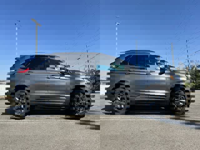 Used 2022 Ford Edge SEL w/ Sport Appearance Package image 3