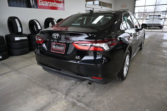 Used 2023 Toyota Camry LE image 6