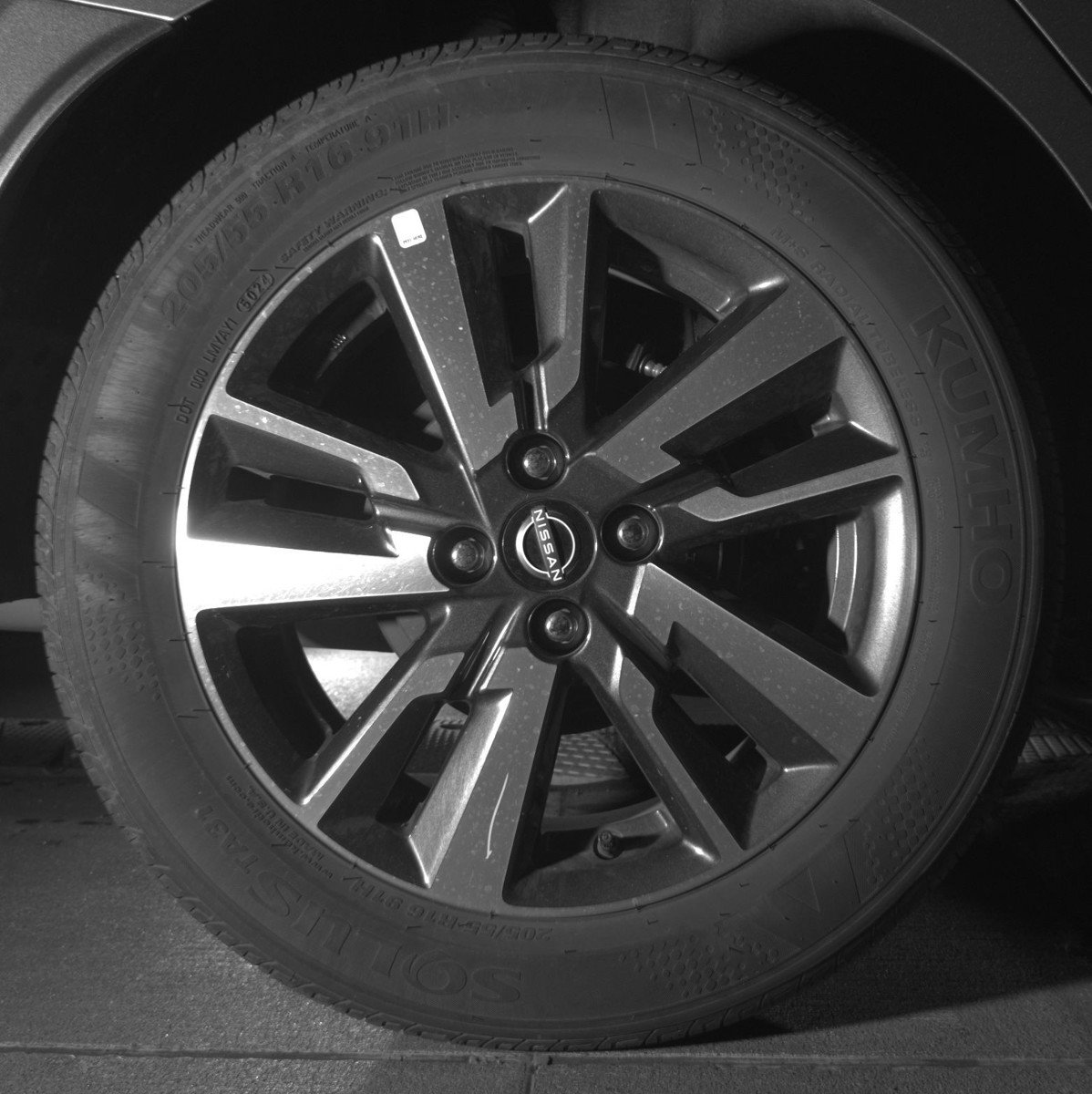 Used 2025 Nissan Versa SV image 15