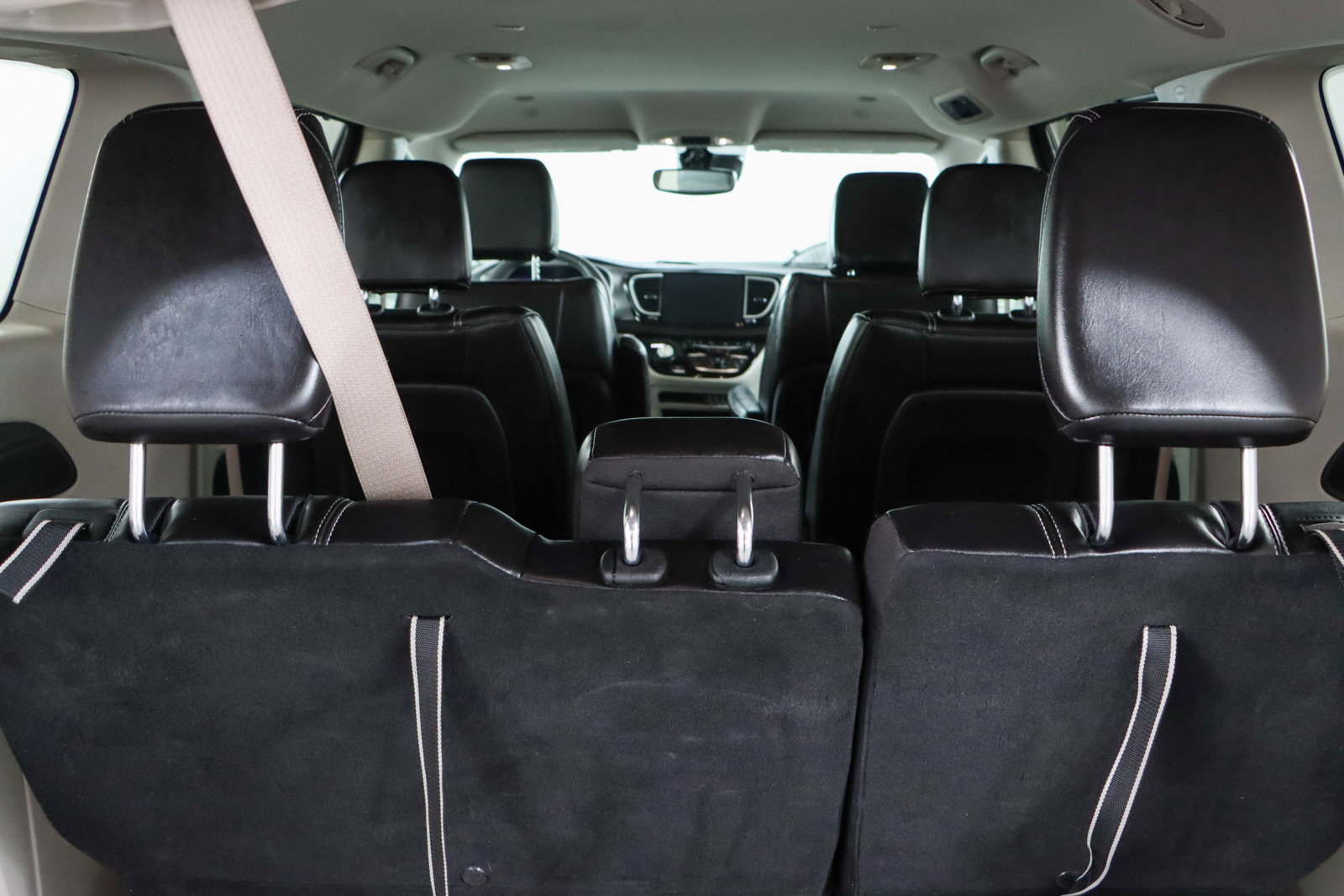 Used 2023 Chrysler Pacifica Touring-L image 30