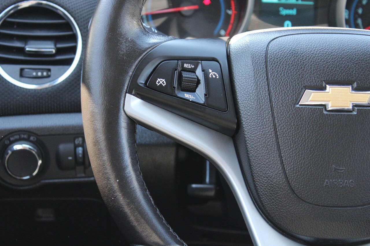 Used 2014 Chevrolet Cruze LT image 34