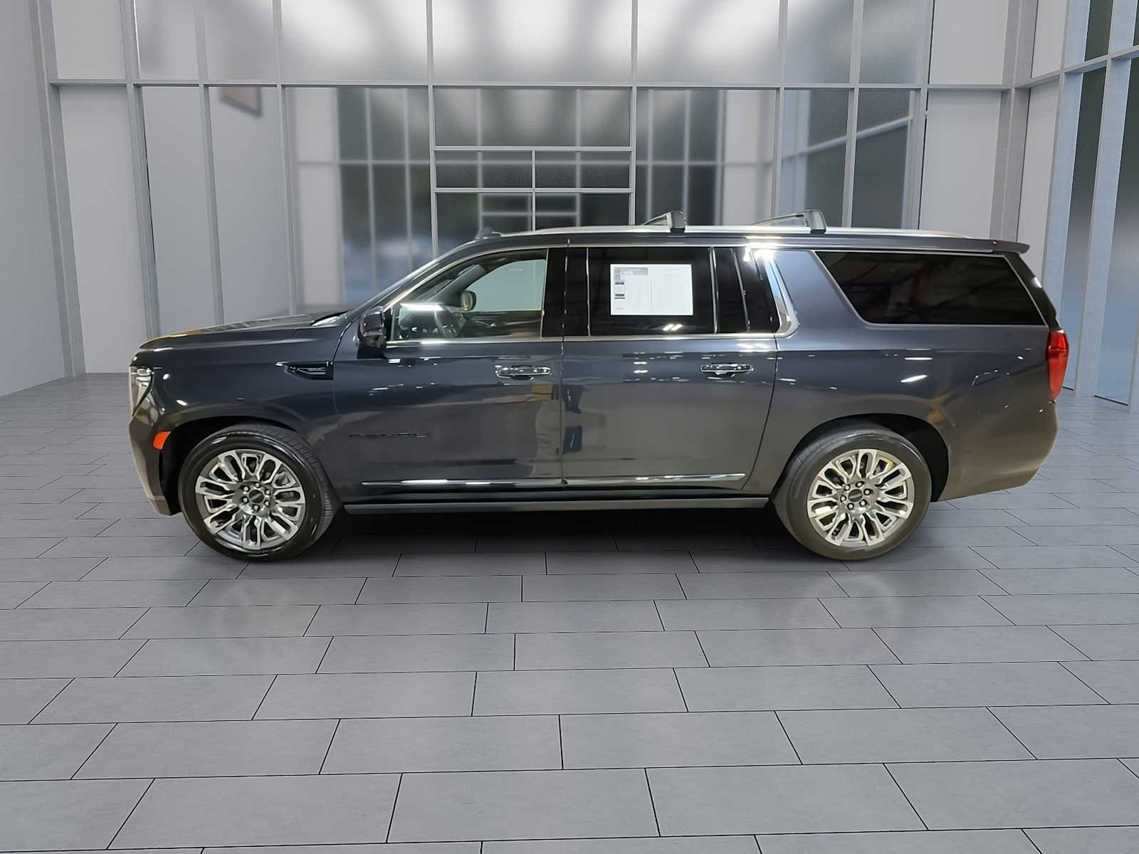 Used 2023 GMC Yukon XL Denali Ultimate w/ LPO, Floor Liner Package image 5