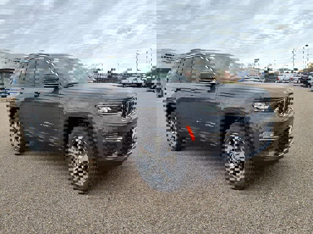 New 2025 Jeep Grand Cherokee Limited w/ Luxury Tech Group II