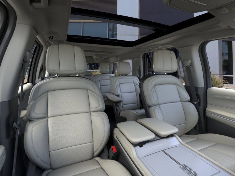 New 2026 Lincoln Navigator L Reserve w/ Jet Appearance Package AWD/4WD image 10