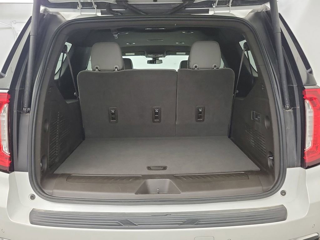 Used 2022 GMC Yukon XL SLT w/ SLT Luxury Package image 19