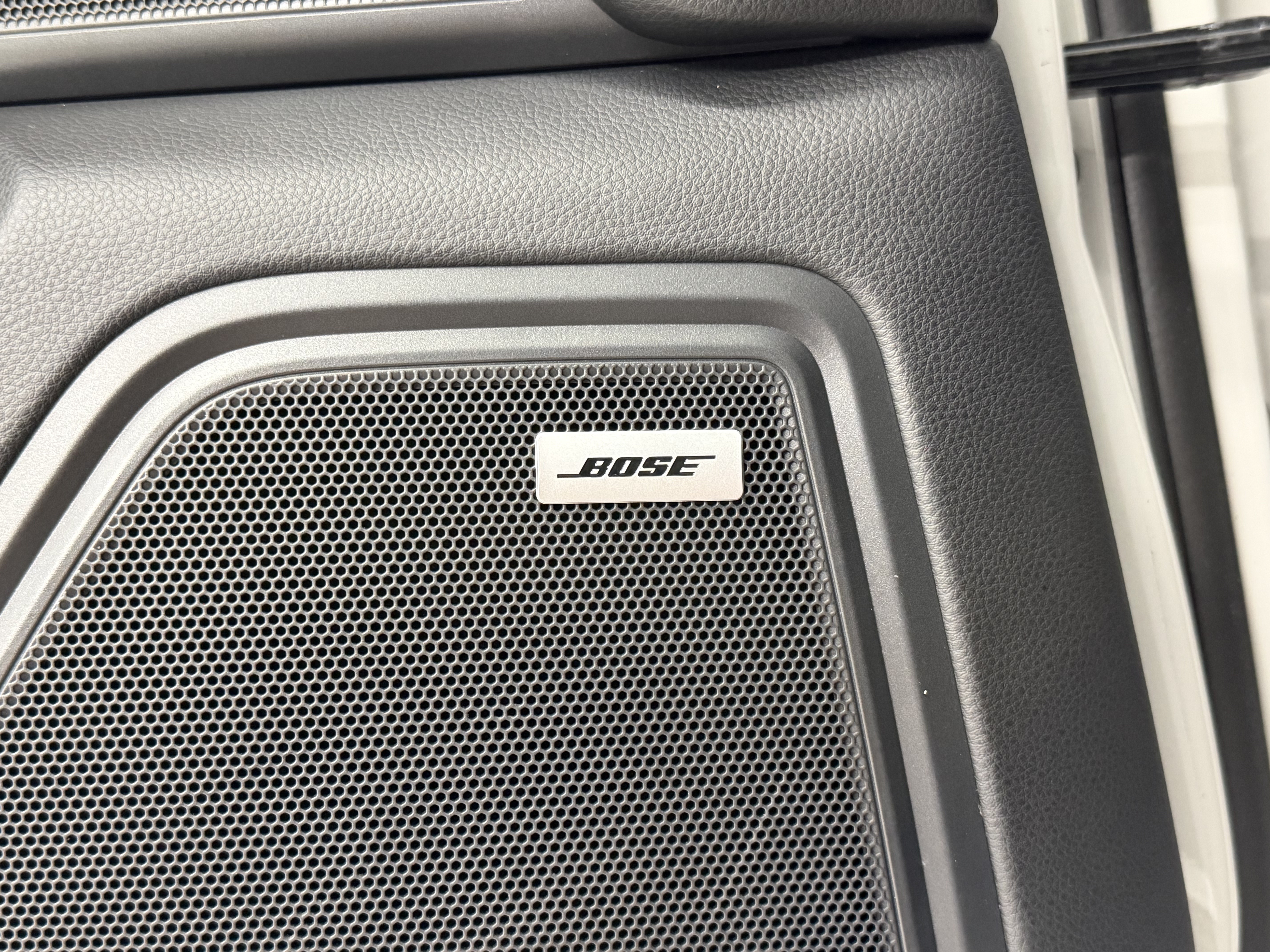 Certified 2023 Porsche Macan S AWD/4WD image 30