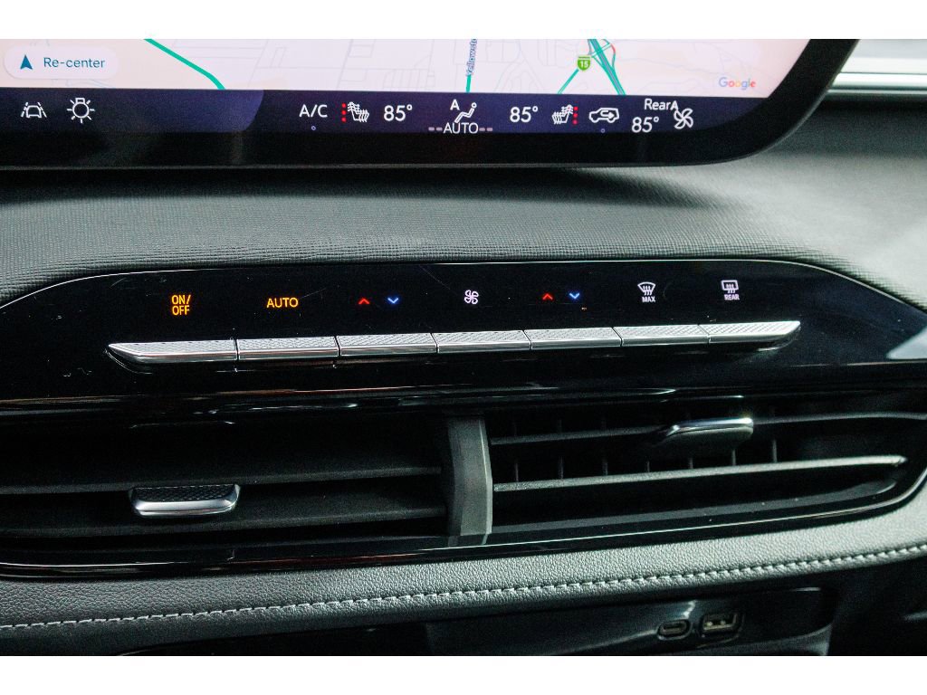 Used 2025 Buick Enclave Sport Touring w/ Power Package image 28