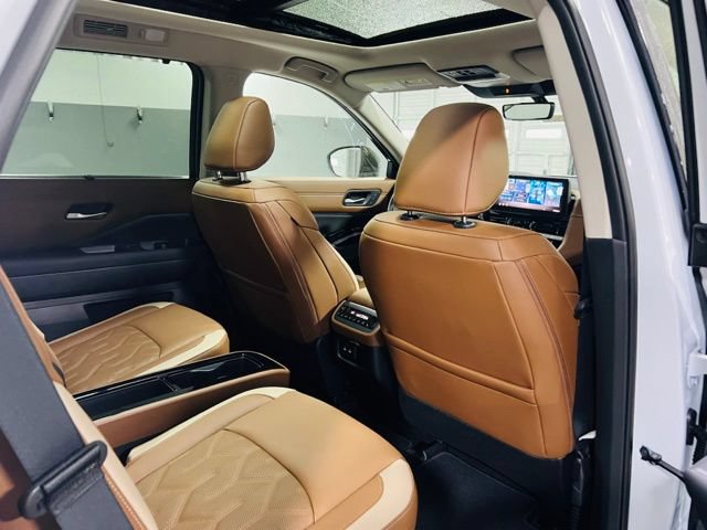 New 2026 Nissan Pathfinder Platinum FWD image 31