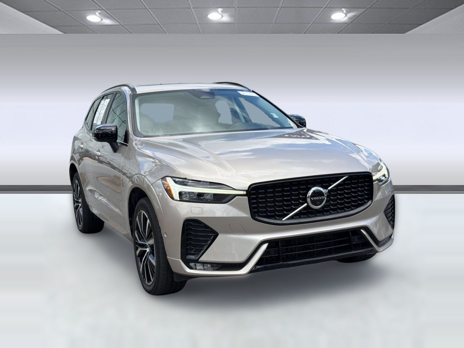 Certified 2023 Volvo XC60 B5 Plus w/ Climate Package FWD image 7