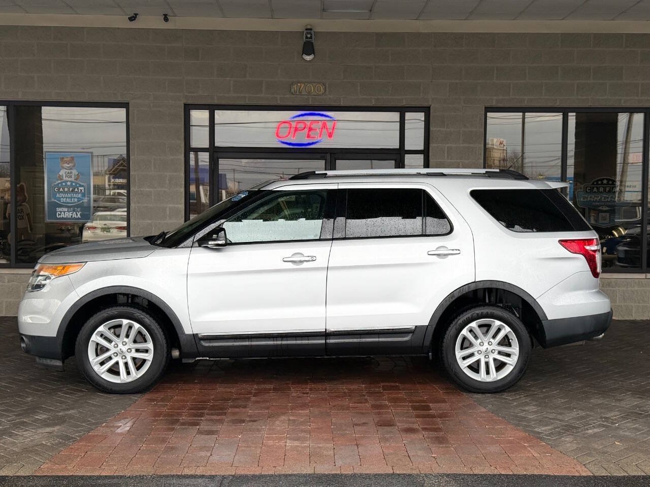 Used 2015 Ford Explorer XLT AWD/4WD image 51