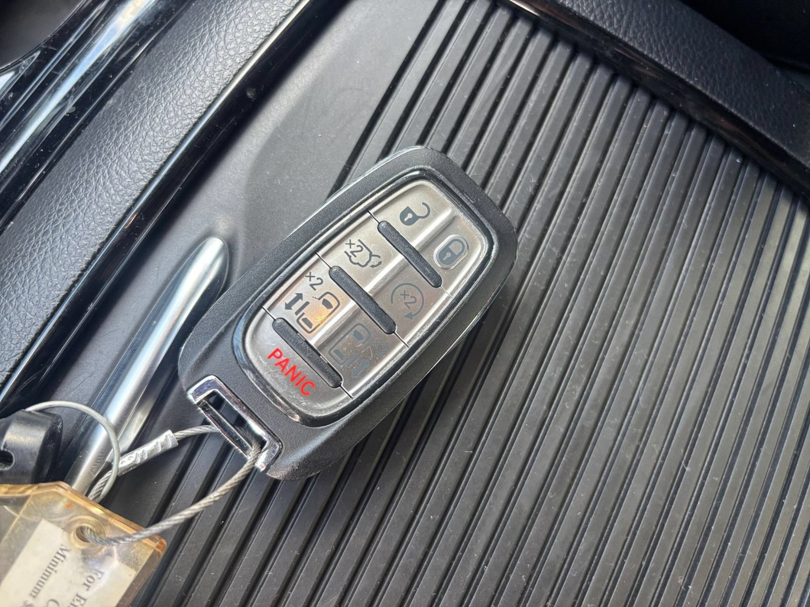 Used 2025 Chrysler Pacifica Limited FWD image 27