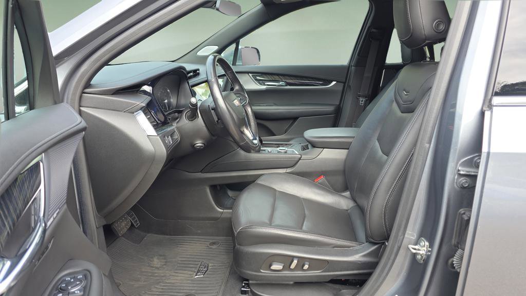 Used 2022 Cadillac XT6 Premium Luxury image 10