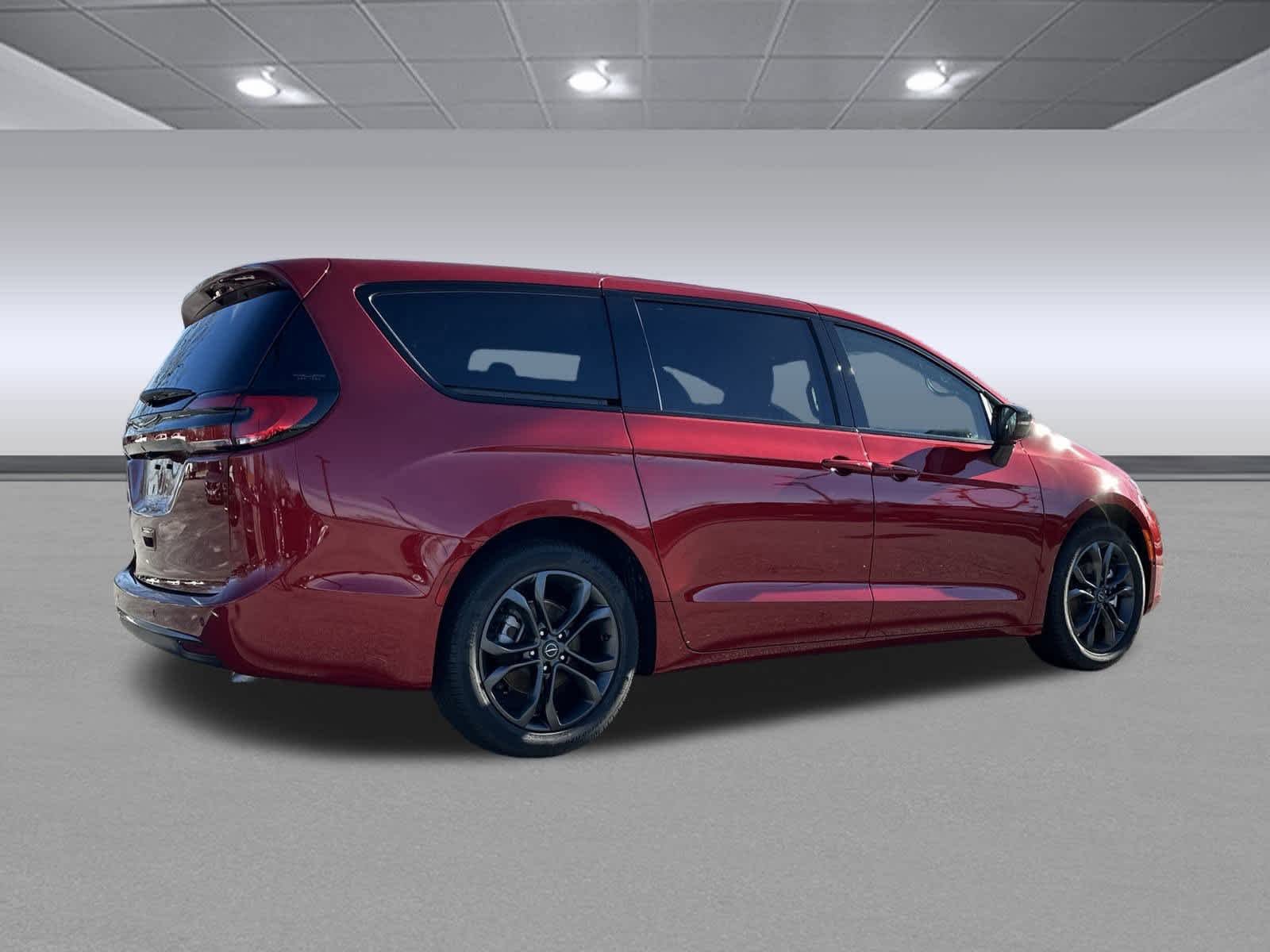 New 2026 Chrysler Pacifica Select FWD image 7