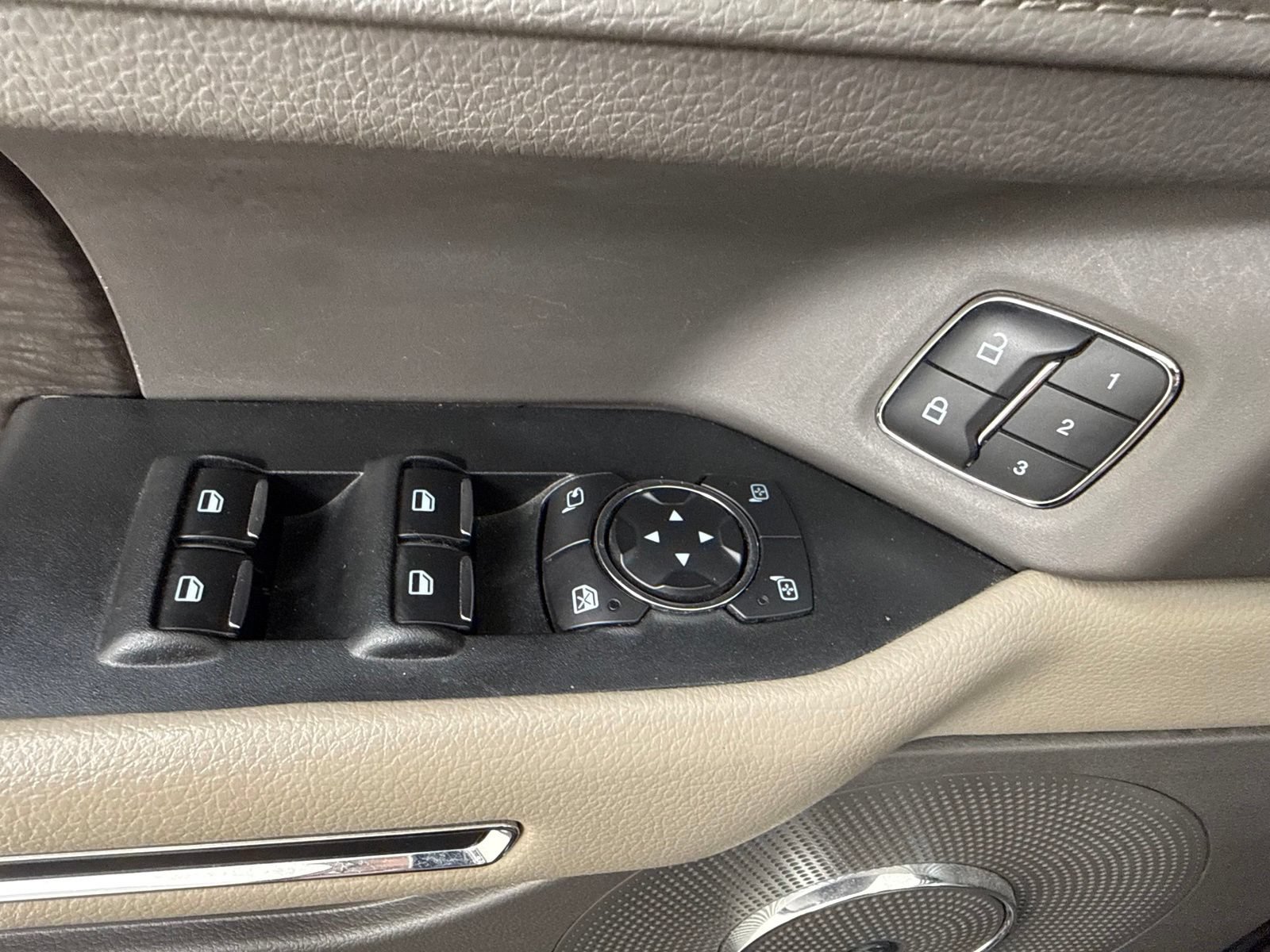 Used 2019 Ford Expedition Limited w/ Equipment Group 302A RWD image 11