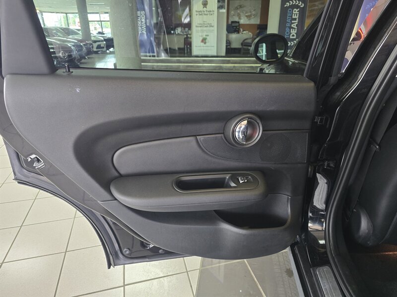 Used 2017 MINI Cooper Clubman ALL4 AWD/4WD image 10