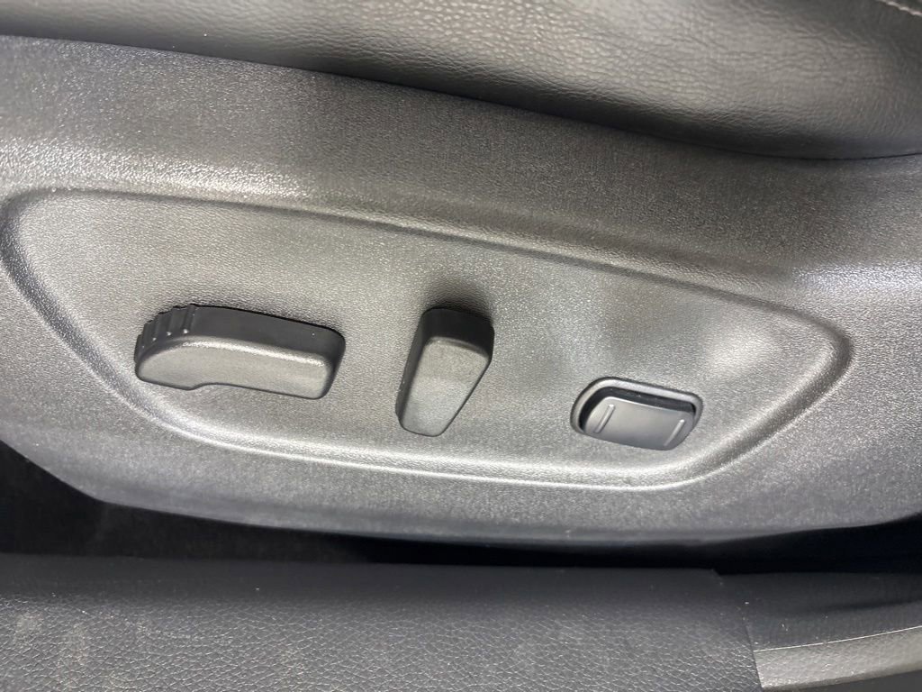 Used 2018 Nissan Rogue SL w/ Premium Package FWD image 17