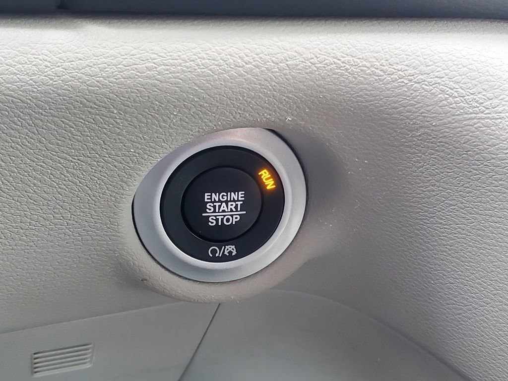 Used 2024 Chrysler Pacifica Touring-L image 24