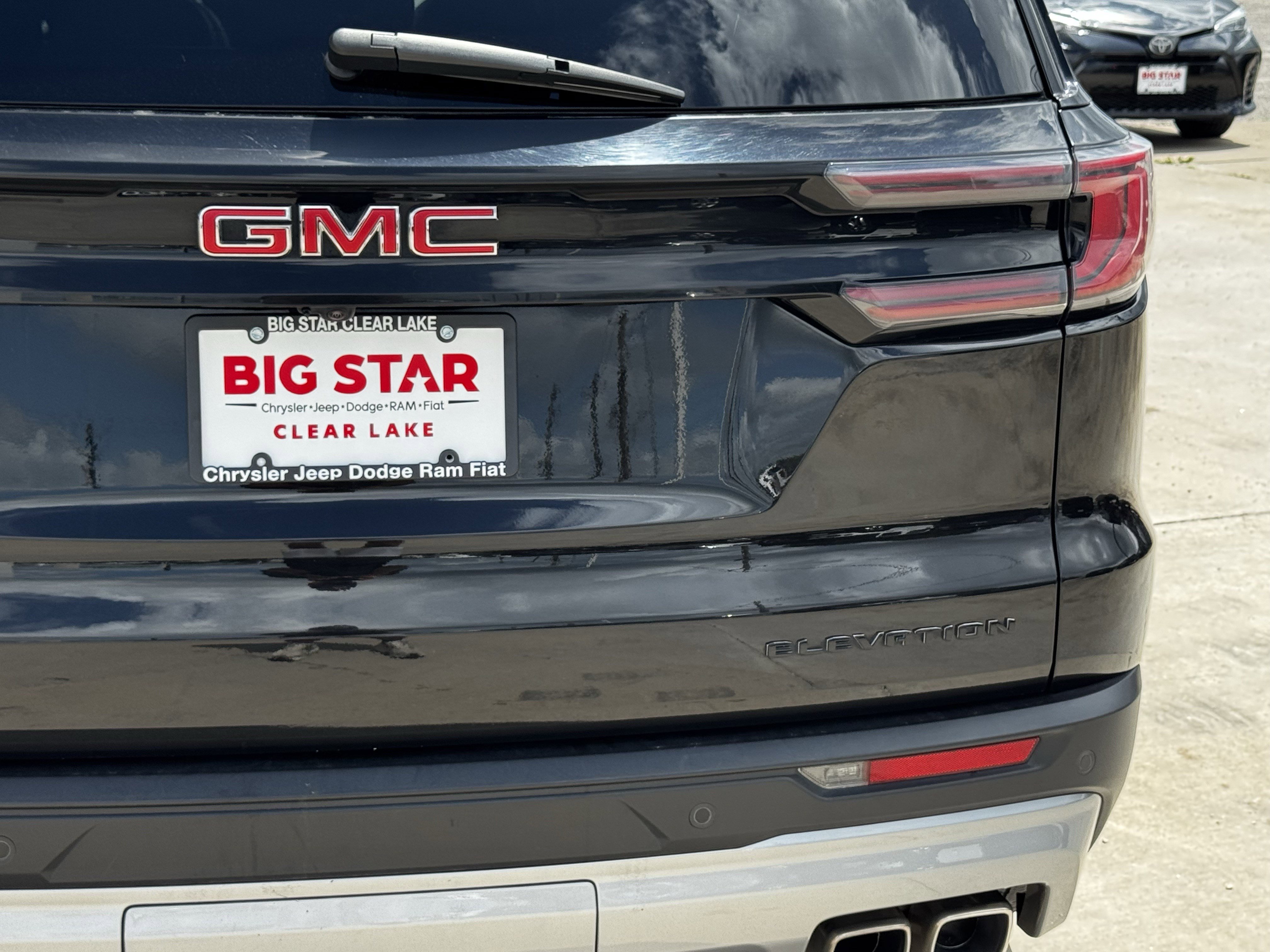 Used 2024 GMC Acadia Elevation FWD image 10