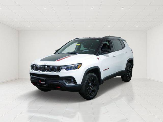 Certified 2023 Jeep Compass Trailhawk AWD/4WD image 3