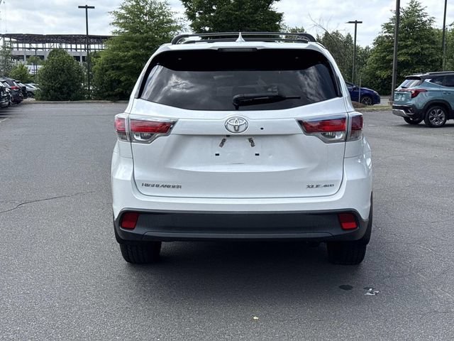 Used 2016 Toyota Highlander XLE AWD/4WD image 3
