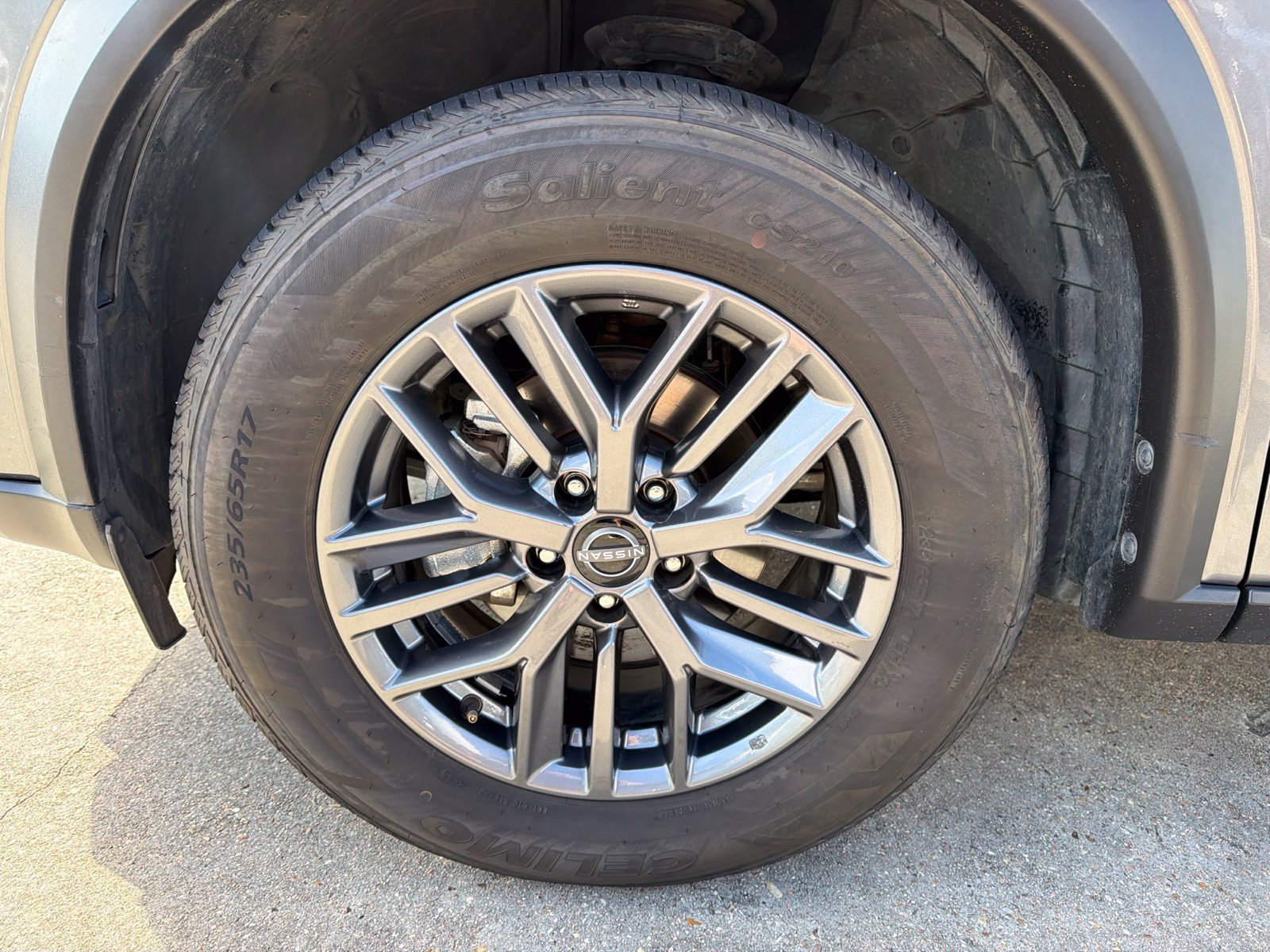 Used 2024 Nissan Rogue S FWD image 7