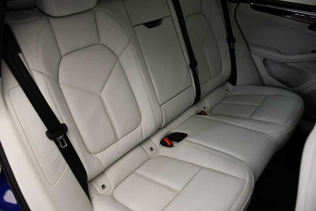 Certified 2025 Porsche Macan image 56
