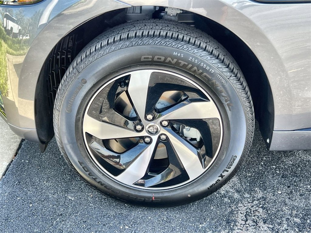 Used 2025 Jaguar F-PACE R-Dynamic S image 10