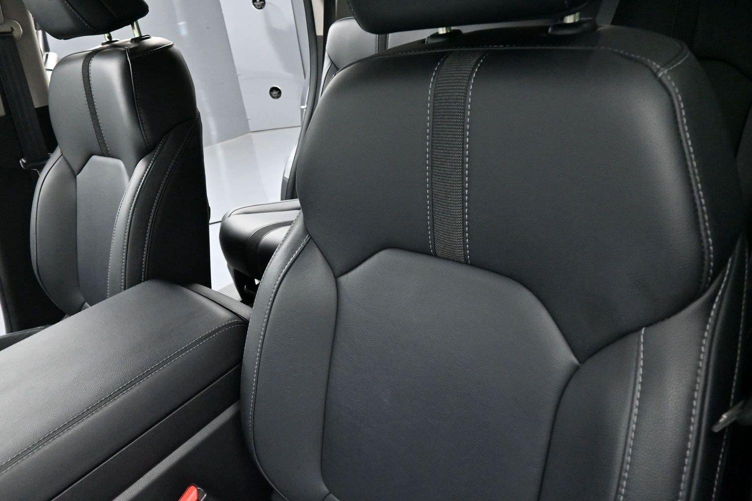 Used 2024 Honda Pilot Touring image 16