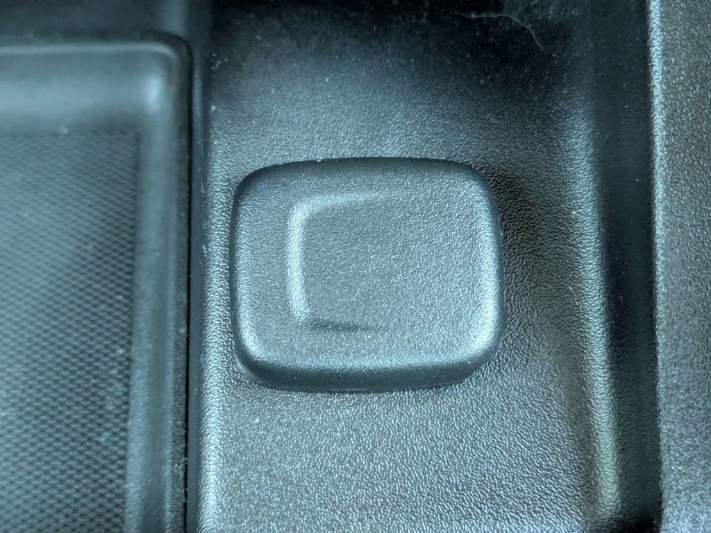 Used 2015 Chevrolet Impala LTZ FWD image 29