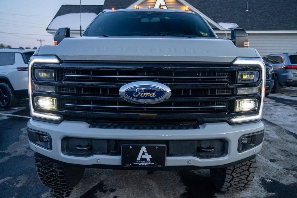 Used 2025 Ford F350 Platinum w/ FX4 Off-Road Package image 12