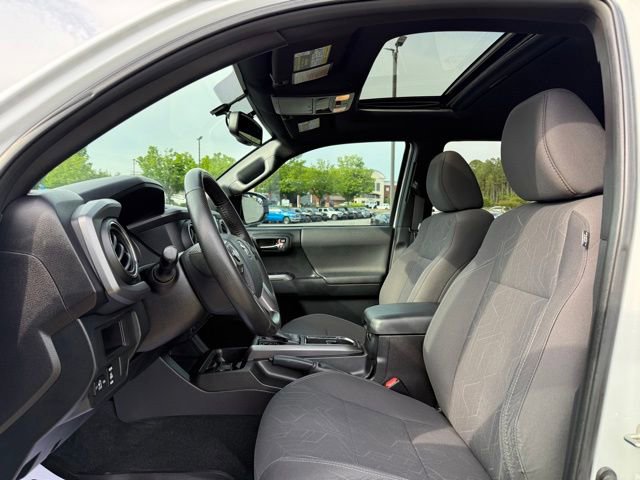 Used 2016 Toyota Tacoma TRD Sport w/ Premium & Technology Package AWD/4WD image 24