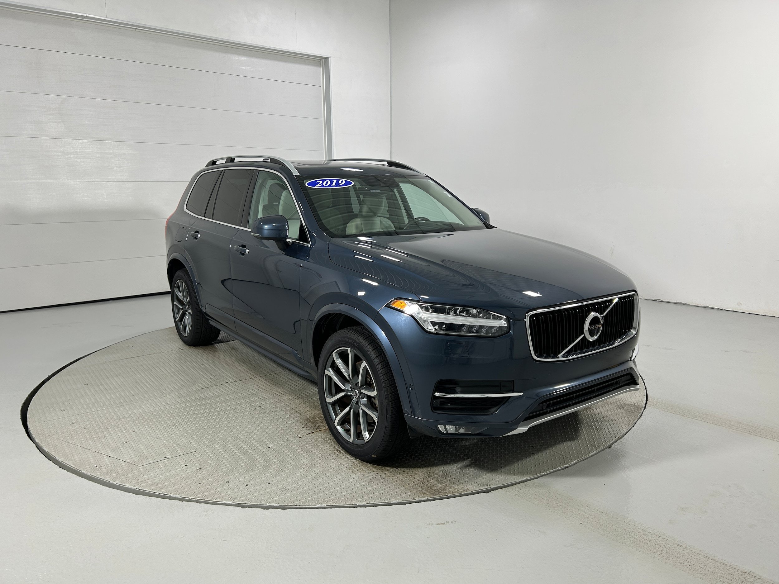 Used 2019 Volvo XC90 T6 Momentum w/ Advanced Package AWD/4WD image 2