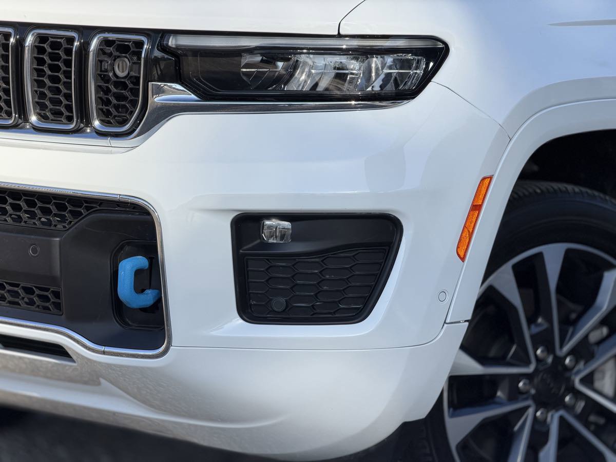 Used 2023 Jeep Grand Cherokee Overland w/ Advanced Protech Group III image 16