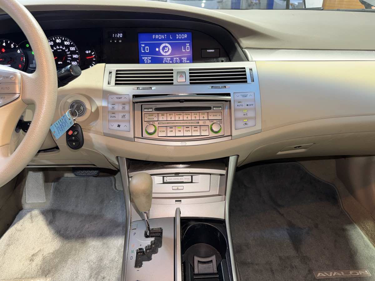 Used 2006 Toyota Avalon XL FWD image 20