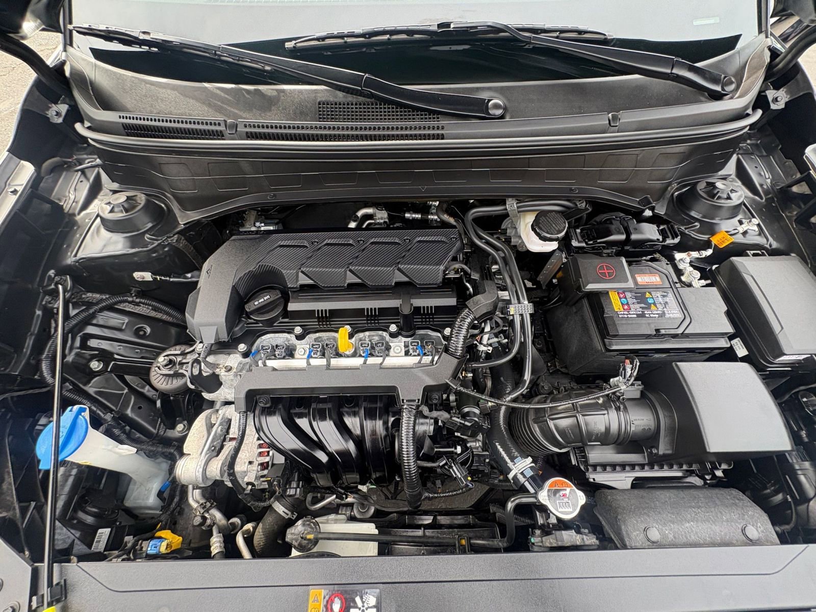 Used 2025 Hyundai Venue SEL image 32