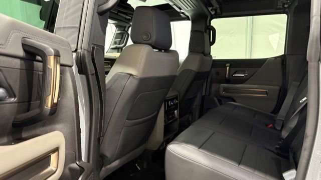 Used 2025 GMC Hummer EV 2X image 17