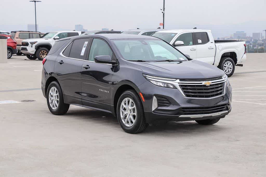 Used 2022 Chevrolet Equinox LT AWD/4WD image 3
