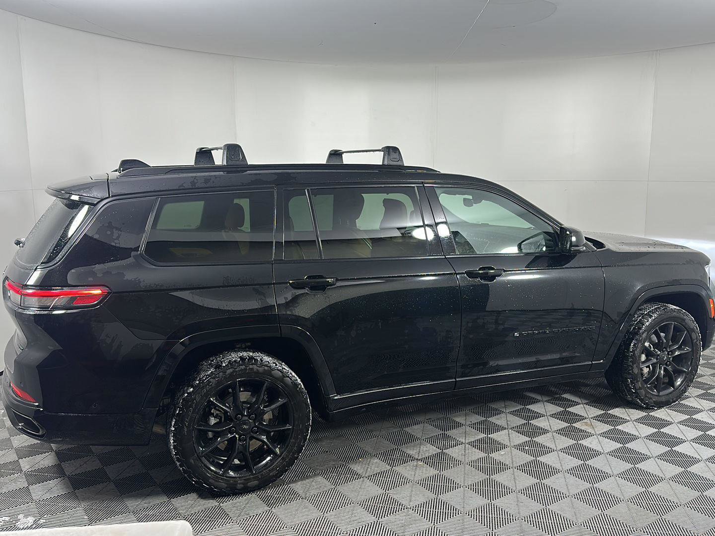 Used 2023 Jeep Grand Cherokee L Summit image 4