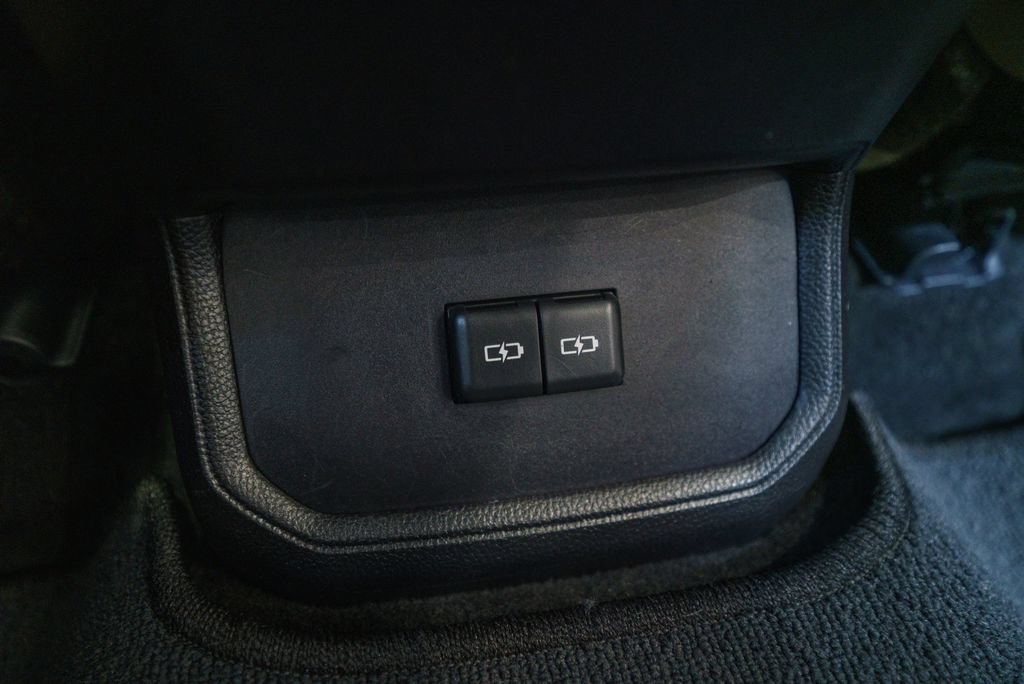 Used 2023 Toyota Highlander XLE AWD/4WD image 37