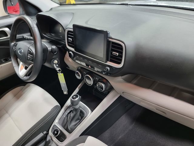 Used 2023 Hyundai Venue SEL w/ Cargo Package FWD image 16