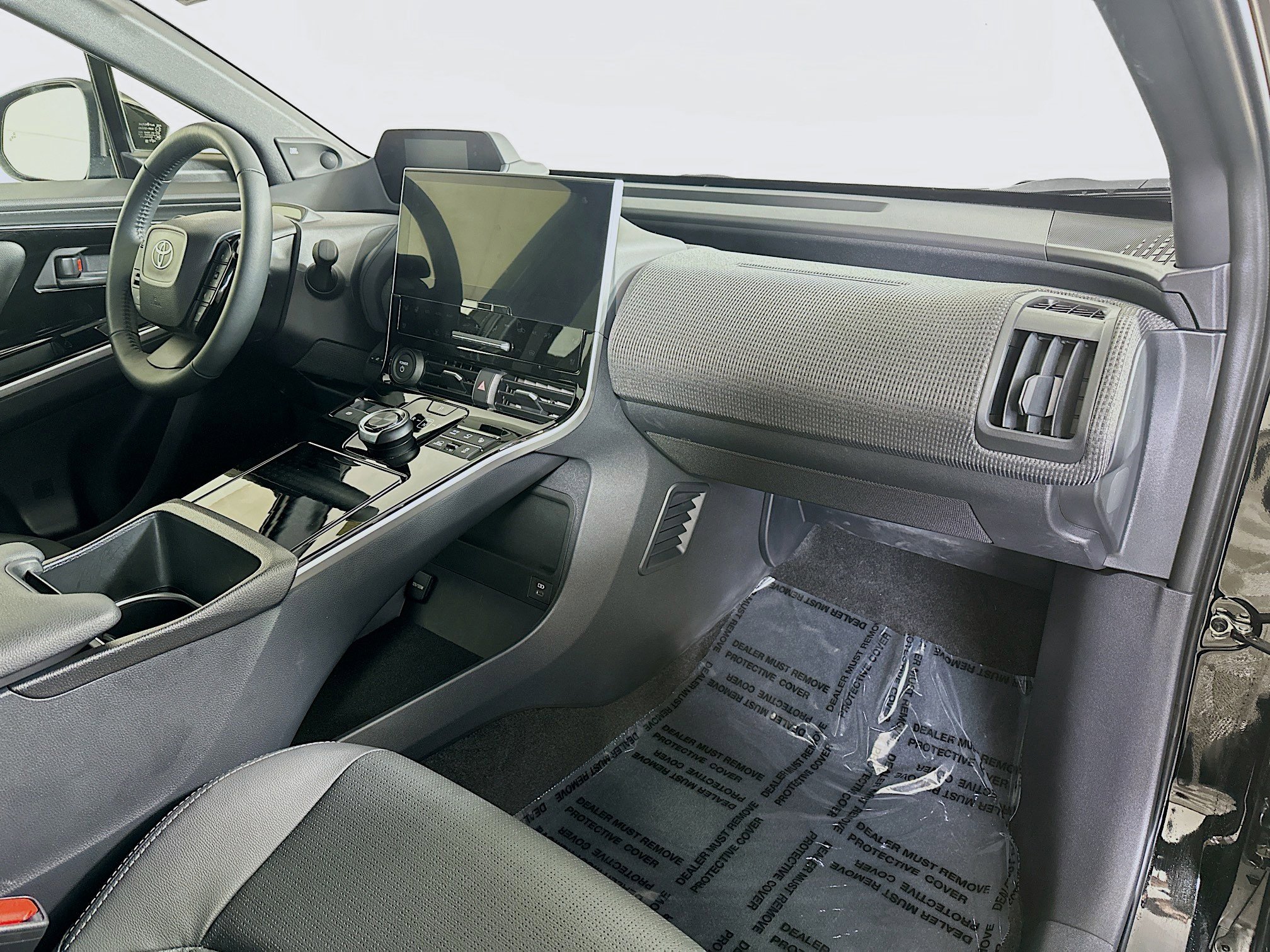 Used 2024 Toyota bZ4X Limited w/ Weather Package image 27