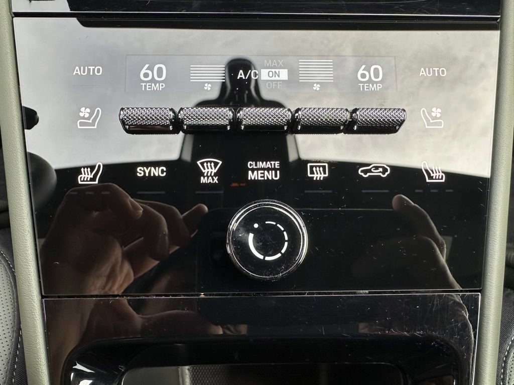 Certified 2024 Porsche Cayenne AWD/4WD image 34