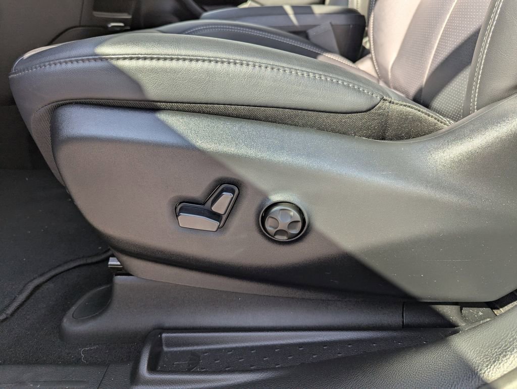 New 2026 Chrysler Pacifica Select FWD image 13