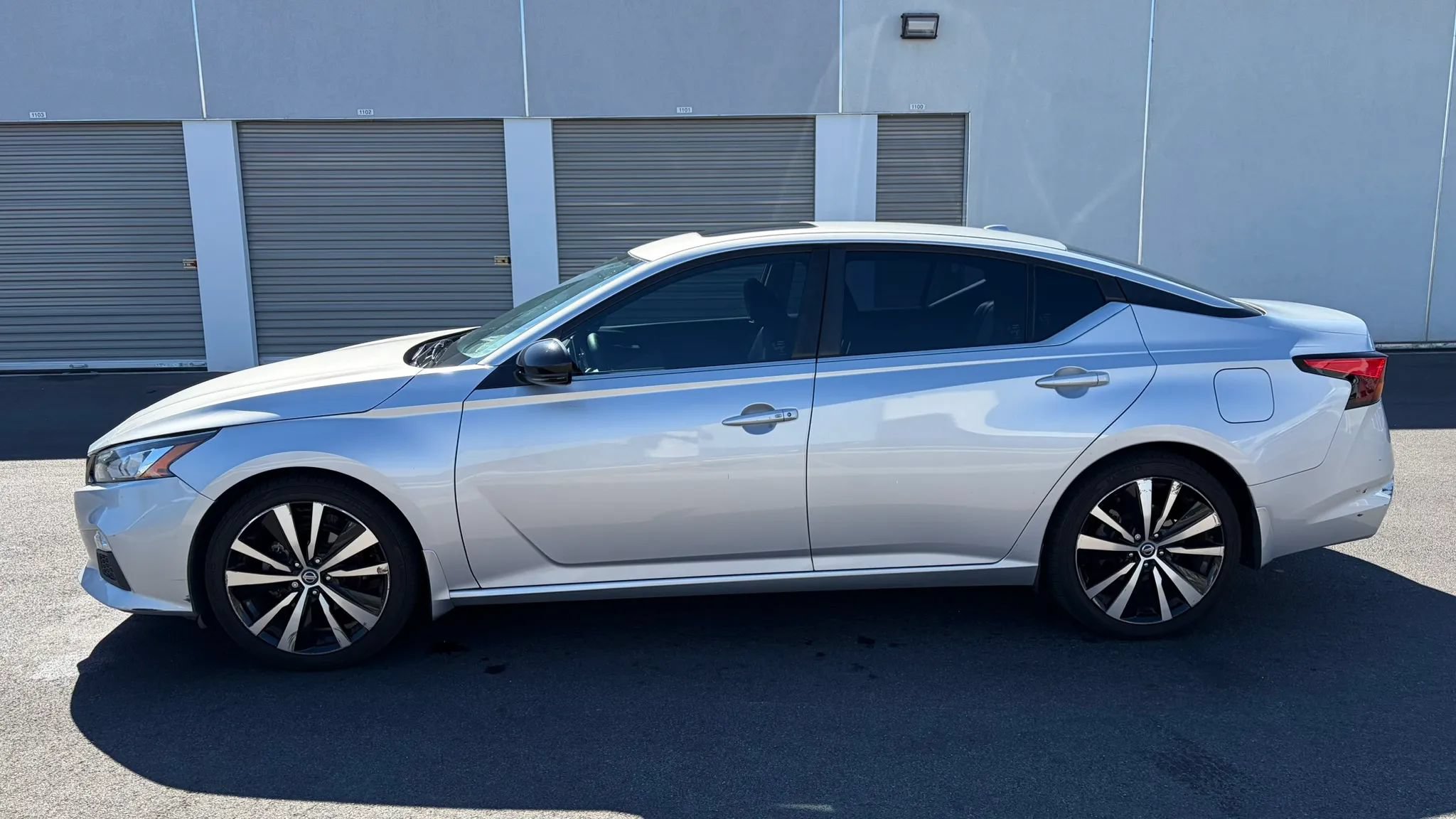 Used 2019 Nissan Altima 2.5 SR w/ SR Premium Package FWD image 2